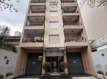 EN ALQUILER – LANUSITA – AMPLIO MONOAMBIENTE CON GRAN BALCÓN Y COCINA SEPARADA – · En Alquiler Monoambiente con Balcon en Lanusita Apto Viviend o Uso Prof. en Lanus o