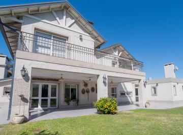 Casa · 388m² · 9 Ambientes · 3 Cocheras · Venta Casa de Categoría en Santo Tomé