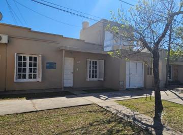 Casa · 92m² · 3 Ambientes · 1 Cochera · Venta/casa/en Sunchales/todos Los Servicios.