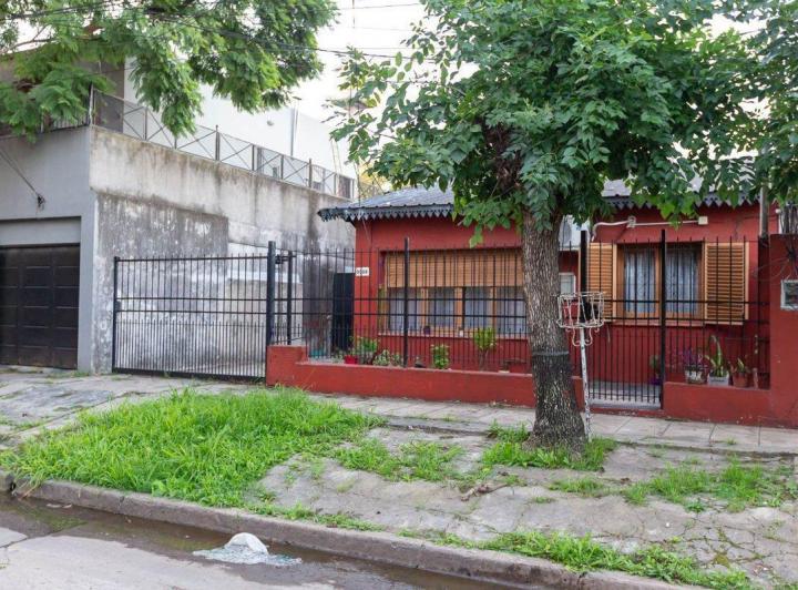 Casa · 47m² · 4 Ambientes · 1 Cochera