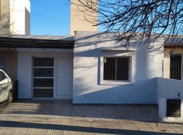 Casa de 3 ambientes, Córdoba · Casa en Alquiler en Barrio Santa Cecilia