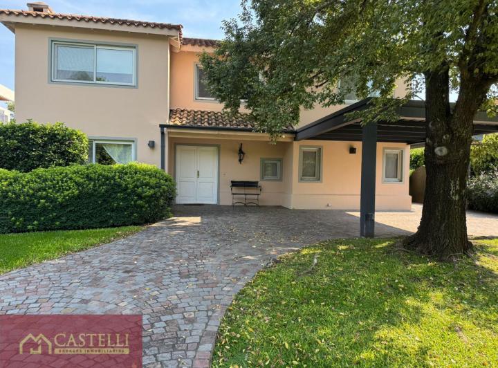 Casa · 270m² · 5 Ambientes