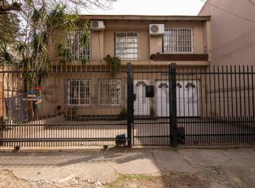 Casa · 194m² · 4 Ambientes · Venta Casa Multifamiliar – Dos Viviendas Sobre un Mismo Lote