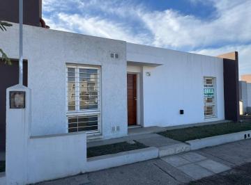 Foto · Alquilo Casa a Estrenar 2 Dorm. Cgran Patio - Barrio Universitario de Horizonte