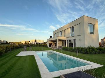 Casa · 200m² · 6 Ambientes · 2 Cocheras · Casa en Alquiler Temporario Verano en El Barrio Pilara, Pilar, Gba Norte