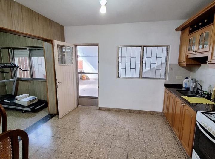 Casa · 216m² · 5 Ambientes · 1 Cochera