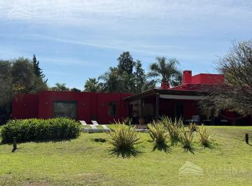 Casa · 1600m² · 3 Dormitorios · 2 Cocheras · Casa en Venta Villa Allende Golf Una Sola Planta