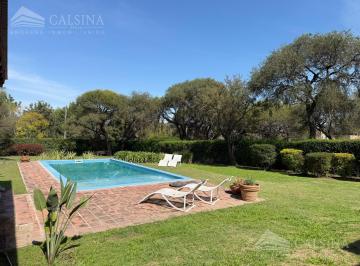 Casa · 1600m² · 3 Dormitorios · 2 Cocheras · Casa en Venta Villa Allende Golf Una Sola Planta