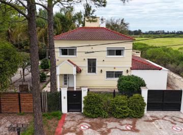 Local comercial · 972m² · 8 Ambientes · Local Comercial Av Fuerza Aeres Al 2500