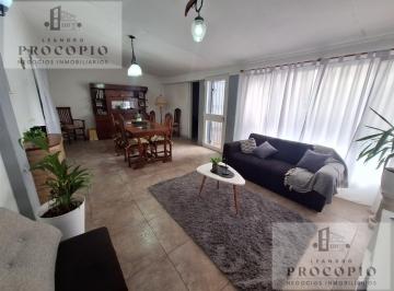 Casa · 150m² · 6 Ambientes · 2 Cocheras · Casa en Venta en Padua - 3 Dorm. y Pileta