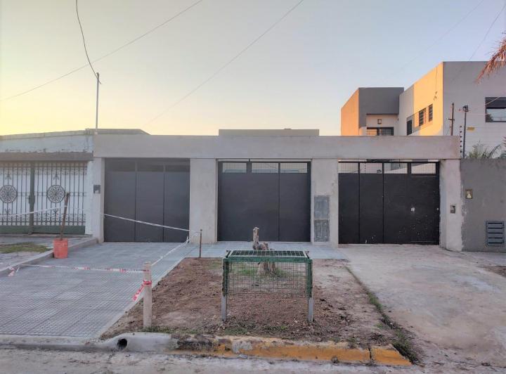 Casa · 45m² · 2 Ambientes · 2 Cocheras