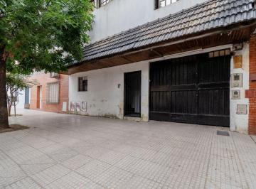 Casa · 260m² · 5 Ambientes · 1 Cochera · Venta Casa Multifamiliar Lugano