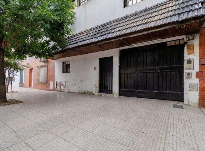 Casa · 260m² · 5 Ambientes · 1 Cochera