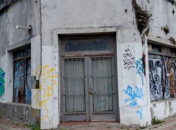 Casa de 2 ambientes, La Plata · Esquina con Casa a Reciclar