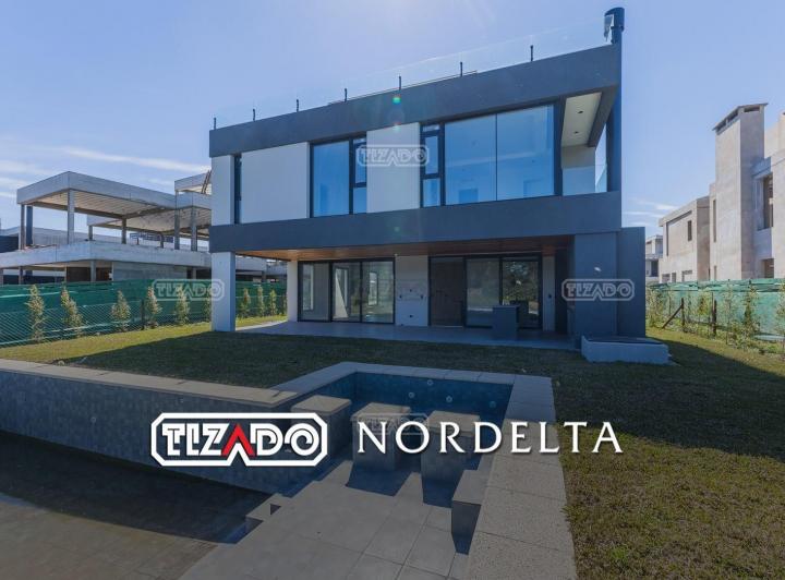 Casa · 403m² · 6 Ambientes · 1 Cochera