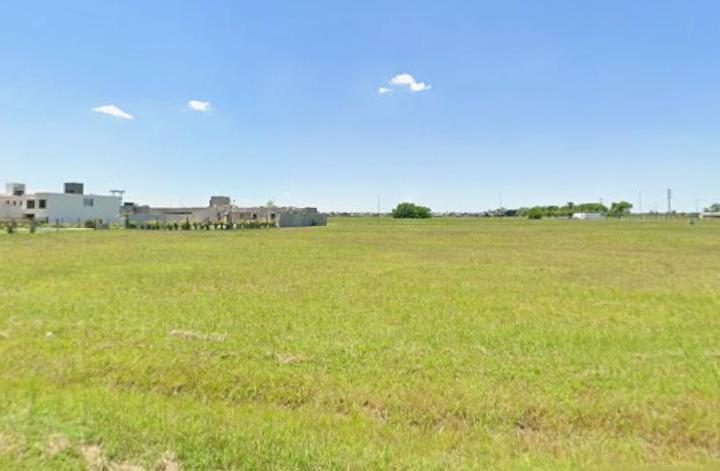 Terreno · 683m²