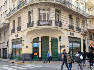 Local comercial · 231m² · Alquiler Local a La Calle 231 m. Monserrat