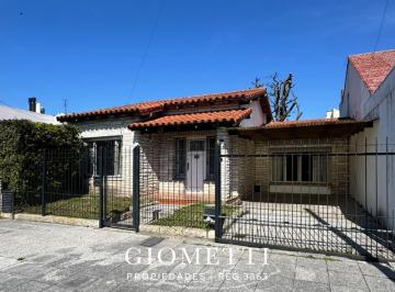 Casa · 78m² · 3 Ambientes · 1 Cochera · Casa en Punta Mogotes