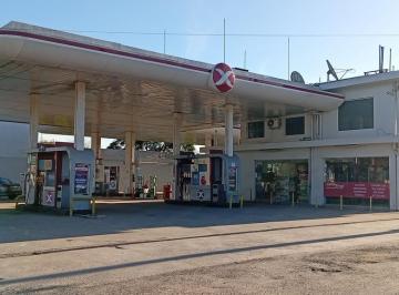 Local comercial · 190m² · 5 Ambientes · 5 Cocheras · Estación de Servicio Libertad, Merlo