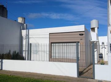 Casa · 70m² · 3 Ambientes · Casa de 3 Ambientes con Patio