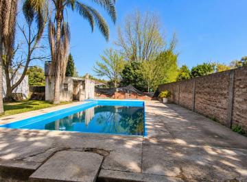 Casa · 63m² · 4 Ambientes · 1 Cochera · Venta Casa 4 Amb S/ Terreno de 900 m² Parque Leloir
