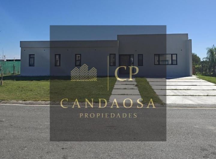 Casa · 153m² · 4 Ambientes · 2 Cocheras