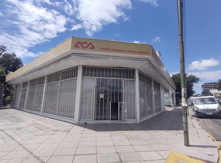 Local comercial · 15 Cocheras
