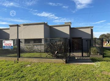 Casa · 125m² · 4 Ambientes · 2 Cocheras · Importante Casa en Venta