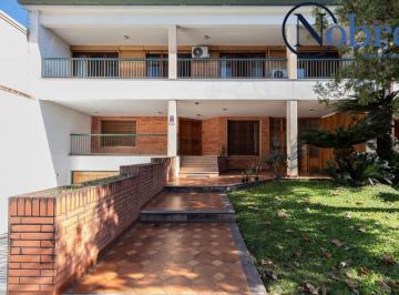 Casa · 457m² · 6 Ambientes · 5 Cocheras · Casa en Venta en Villa Luzuriaga con Quincho/parque/terraza