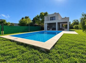 Casa · 134m² · 5 Ambientes · 3 Cocheras · Venta | Permuta - Casa 3 Dorm. con Parrillero y Pileta - Barrio Punta Chacra - Roldán