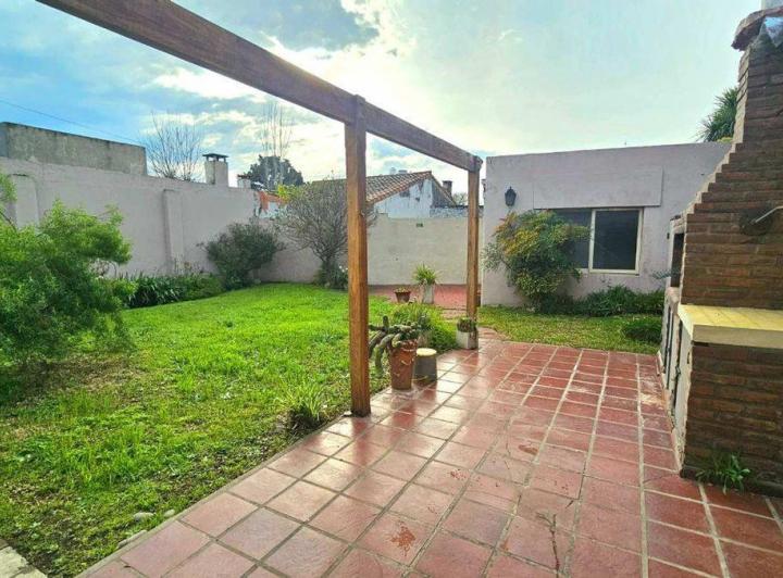 Casa en venta en Castelar · 3 ambientes