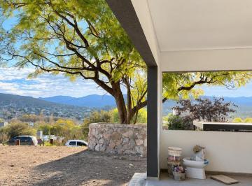 Casa · 320m² · 5 Ambientes · 2 Cocheras · Casa 3 Dorm. en Venta en La Cuesta