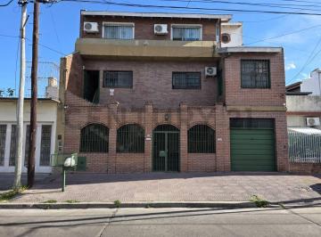 PH · 133m² · 5 Ambientes · 1 Cochera · Venta de Gran PH con Garage en Villa Maipú. Se Evalúan Departamentos en Parte de Pago.