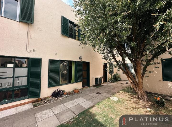 Casa · 85m² · 3 Ambientes · 1 Cochera