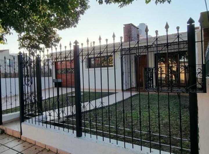 Casa · 170m² · 7 Ambientes · 3 Cocheras