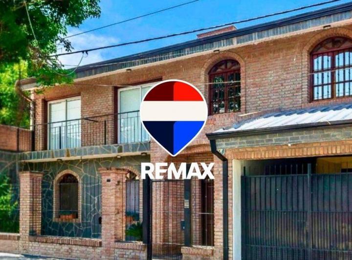 Casa · 760m² · 4 Ambientes · 2 Cocheras