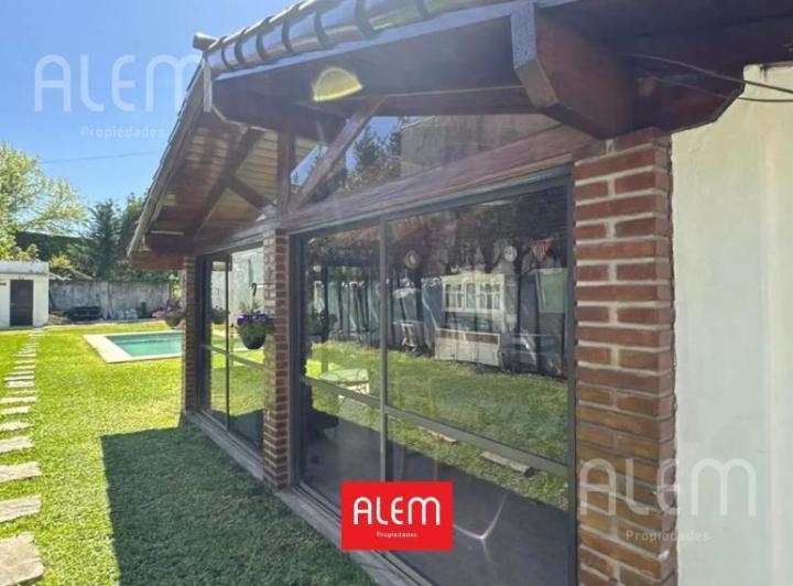 Casa · 150m² · 2 Dormitorios · 4 Cocheras