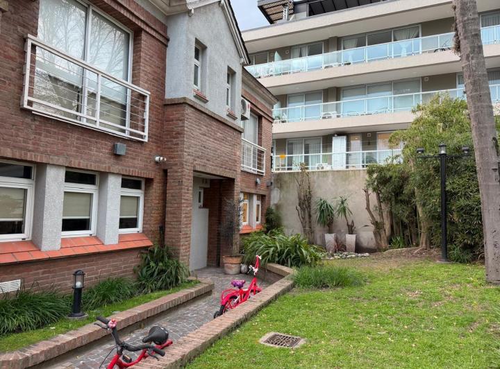PH · 209m² · 5 Ambientes · 1 Cochera