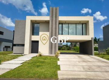 Casa · 281m² · 6 Ambientes · 2 Cocheras · Casa en Venta en Canning Barrio El Rebenque