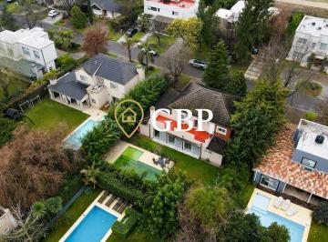 Casa · 192m² · 4 Ambientes · 4 Cocheras · Casa en Venta en Canning Barrio El Rocío