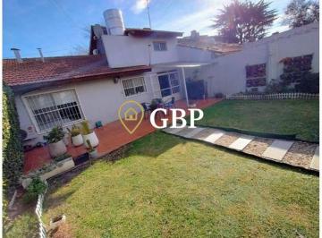 Casa · 104m² · 5 Ambientes · 1 Cochera · Casa en Venta en Barrio Luis Guillón