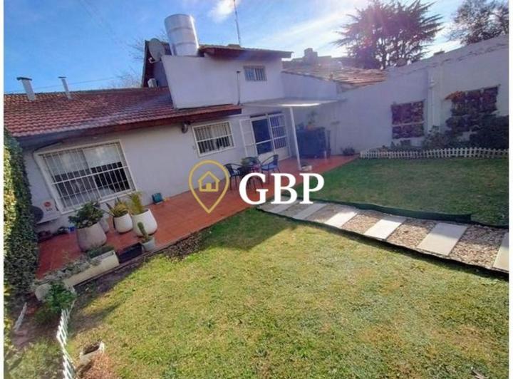 Casa · 104m² · 5 Ambientes · 1 Cochera