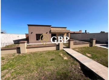 Casa · 150m² · 4 Ambientes · 4 Cocheras · Casa en Venta en Canning Barrio Los Sauces