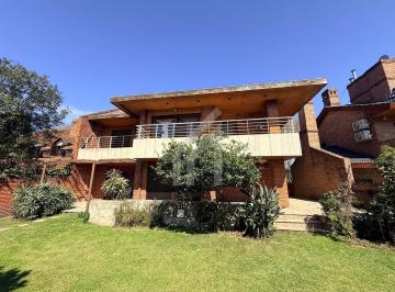 Casa · 500m² · 5 Ambientes · 4 Cocheras · Casa en Alquiler en Beccar, San Isidro, G. B. a. Zona Norte