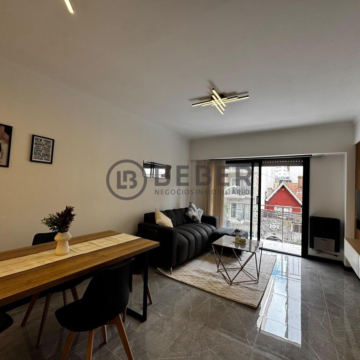 En venta dos ambientes al frente con balcon saliente reciclado a nuevo