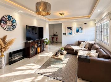 Casa · 291m² · 3 Ambientes · Casa en Venta de 2 Dorm. en Venta - Barrio Villa Urquiza (Cf1414)