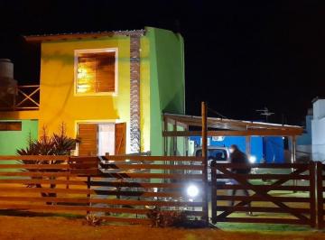 Casa · 108m² · 6 Ambientes · 2 Cocheras · Venta de Dos Amplias Cabañas de 3 Ambientes - Balneario Camet Norte