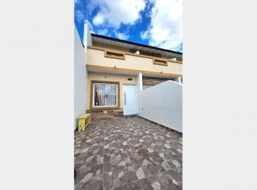 Casa · 110m² · 4 Ambientes · 1 Cochera · Triplex en Venta en Villa Luzuriaga