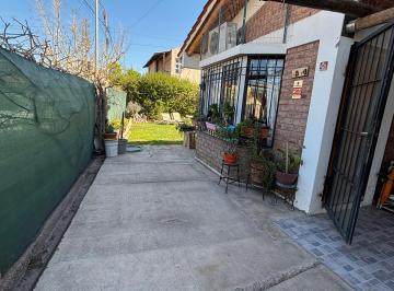 Casa de 4 ambientes, Maipú · Hermosa Casa Funcional con Gran Patio Verde