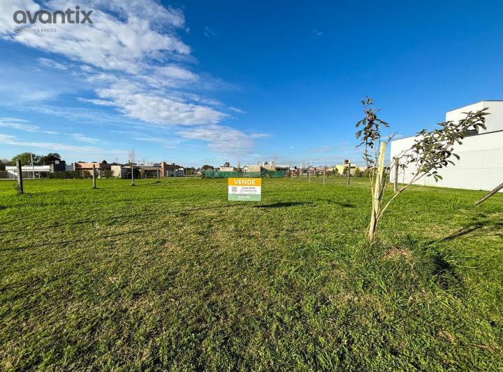 Terreno · 758m²